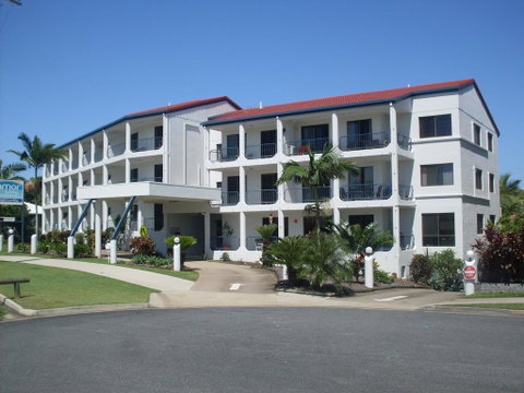 L'Amor Holiday Apartments - Tourism Cairns 0
