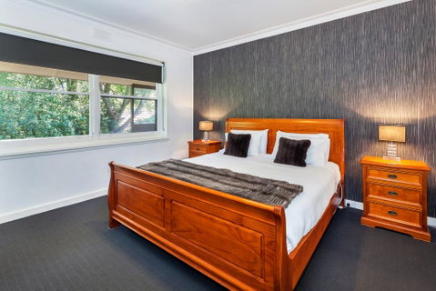Lake Wendouree Luxury Apartments On Webster - Tourism Cairns 2