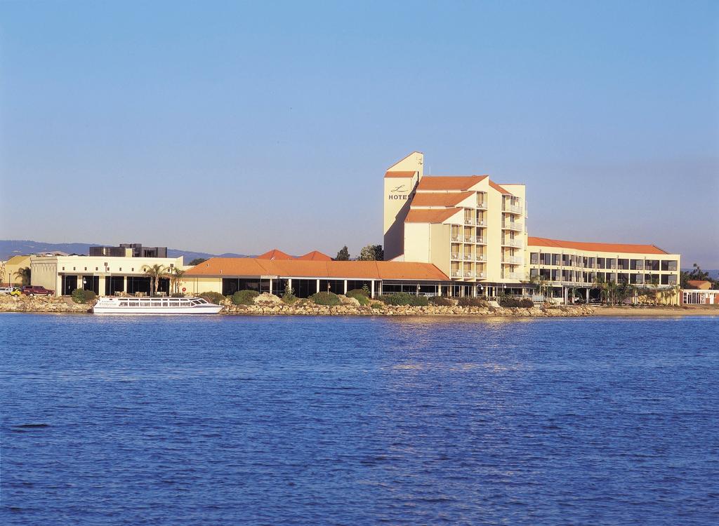 West Lakes SA Tourism Cairns