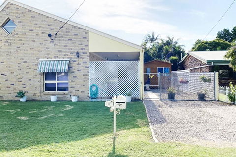 Lazy Daze On Nulu - Tourism Cairns 0