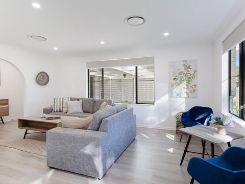 Le Maison, 77 Horace St - Stunning House With Ducted Air, WIFI And Linen Provided - Tourism Cairns 3