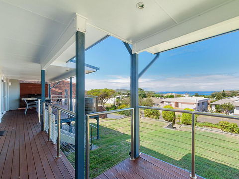 Lentara Dream @ Fingal Bay - Tourism Cairns 0
