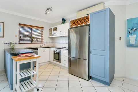 Lilyfield Apartments - Two Bedroom Apartment - Tourism Cairns 0