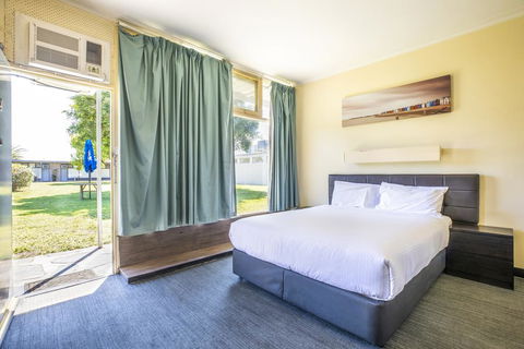 Links Hotel - Tourism Cairns 2