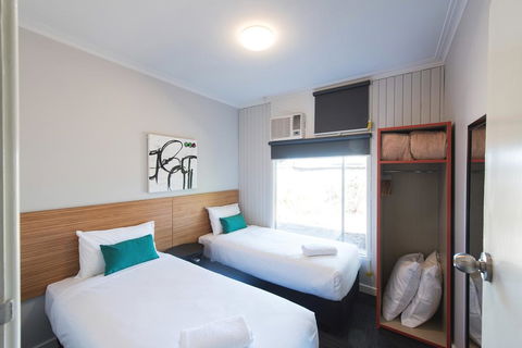 Links Hotel - Tourism Cairns 0