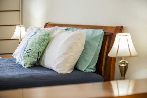 Luxury Beach Unit - Tourism Cairns 3