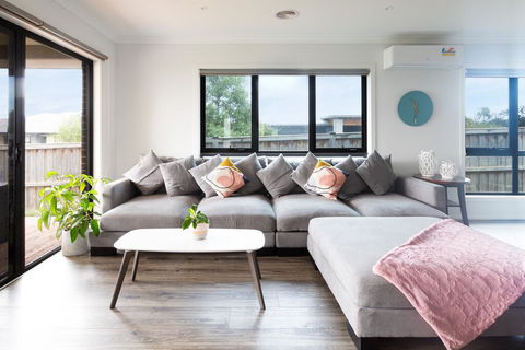 Luxury Escape In Ocean Grove - Tourism Cairns 3