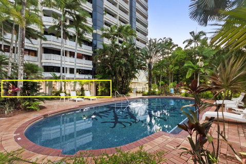 Luxury Pool Side Apartment In Beachfront Resort - Tourism Cairns 1