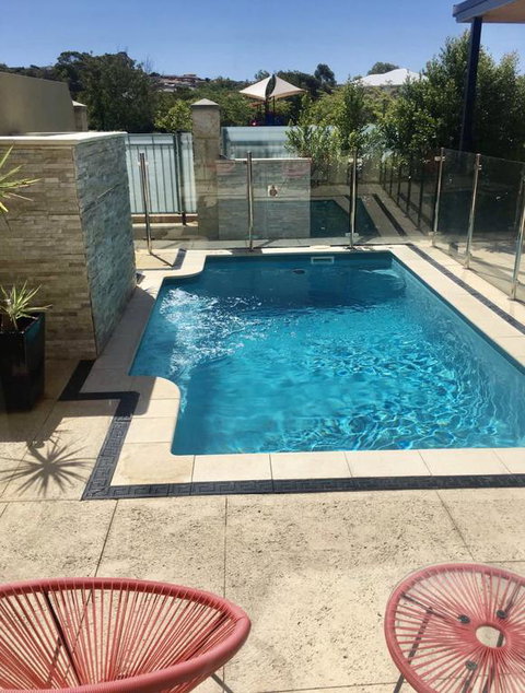 LUXURY VILLA W POOL & SPAS - Tourism Cairns 3
