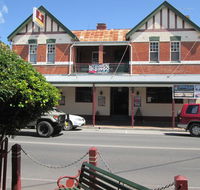 Maclean Hotel - Tourism Cairns