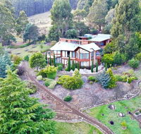 MAGICAL MOUNTAIN RETREAT - 20 mins to CBD and only 10 to MONA - Tourism Cairns