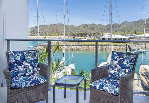 Magnetic Blue Waterfront Apartments - Tourism Cairns 1