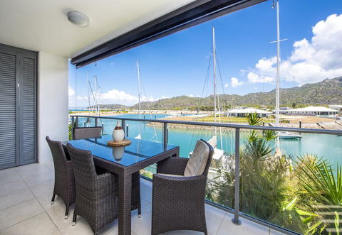 Magnetic Blue Waterfront Apartments - Tourism Cairns 3