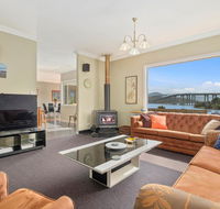 Manfield City Waterfront View Cottage - Tourism Cairns