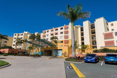 Marcoola Beach Resort - Tourism Cairns 0