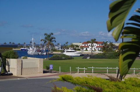 Marina Park View - Tourism Cairns 2