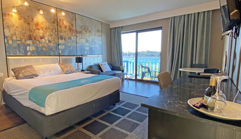 Mariners On The Waterfront - Tourism Cairns 0