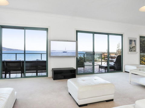 Martha's Villa - Tourism Cairns 0