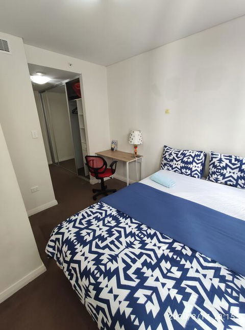 Mascot Clean Bedroom - Tourism Cairns 1