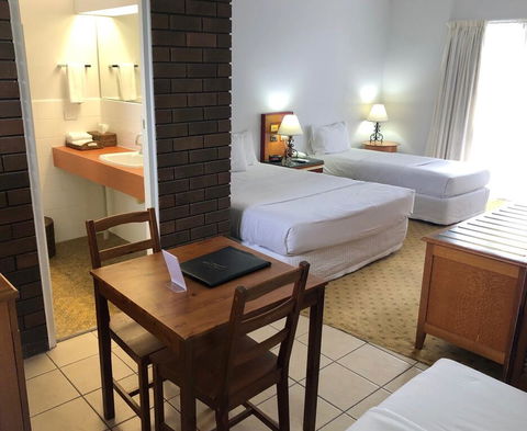 Matador Motor Inn - Tourism Cairns 1