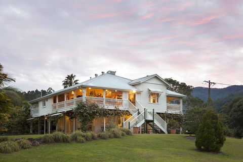 Mavis's Cabins @ Mt Warning - Tourism Cairns 0