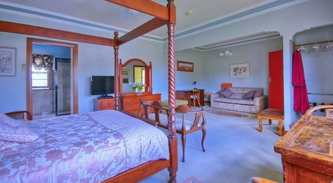 Melville House Bed And Breakfast - Tourism Cairns 2