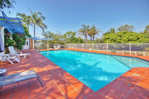 Melville House Bed And Breakfast - Tourism Cairns 0
