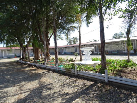 Mercury Motor Inn - Tourism Cairns 1