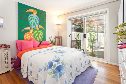 METRES TO THE BEACH - MORNINGTON - Tourism Cairns 2