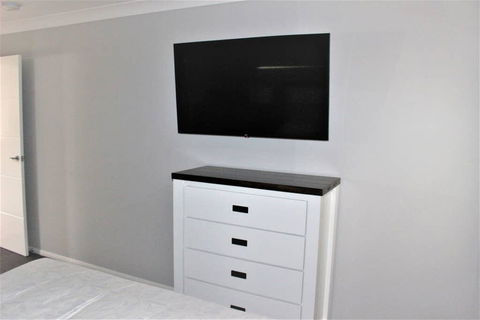 Michael's Place: Brand New Unit Close To Uni & CBD - Tourism Cairns 3