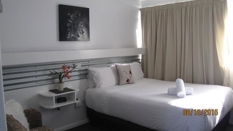 Mid Valley Motel - Tourism Cairns 0