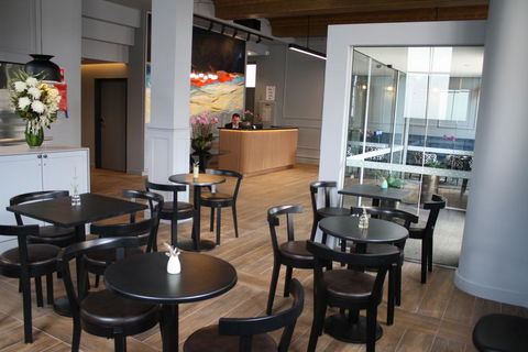 Mrs Banks Hotel - Tourism Cairns 2