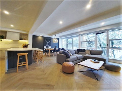 Mt Buller Chalet Hotel & Suites - Tourism Cairns 1