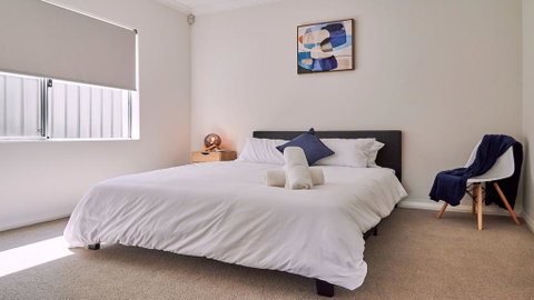 Murdoch Hospital & Uni - Netflix & WiFi - - Tourism Cairns 3