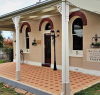 Must Love Dogs BB  Self Contained Cottage - Tourism Cairns