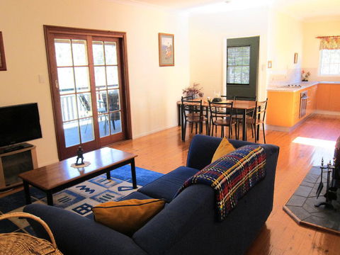 Neds Cabin - Tourism Cairns 3