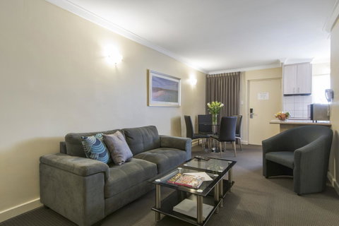 The Peninsula Riverside Serviced Apartments - Tourism Cairns 36