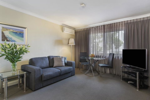 The Peninsula Riverside Serviced Apartments - Tourism Cairns 28