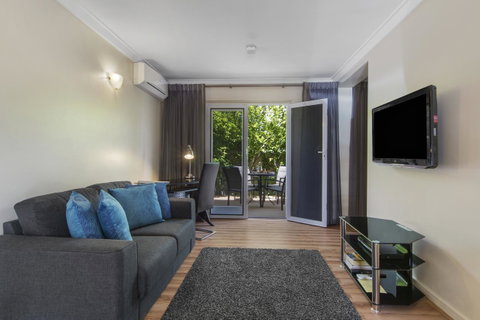 The Peninsula Riverside Serviced Apartments - Tourism Cairns 17