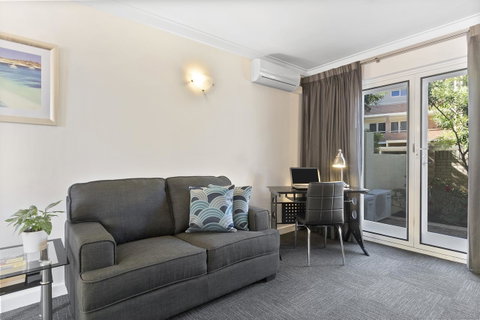 The Peninsula Riverside Serviced Apartments - Tourism Cairns 1