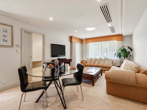 The Peninsula Riverside Serviced Apartments - Tourism Cairns 9