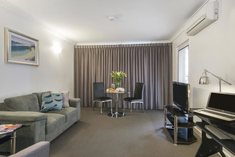 The Peninsula Riverside Serviced Apartments - Tourism Cairns 31