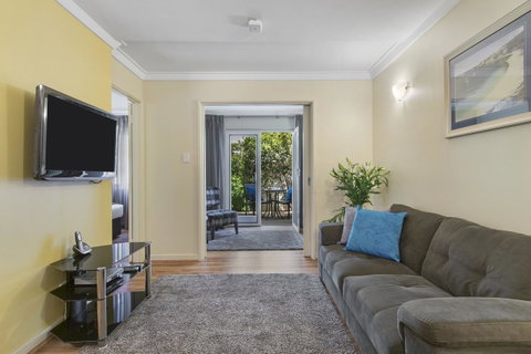 The Peninsula Riverside Serviced Apartments - Tourism Cairns 30
