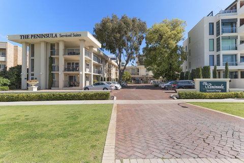 The Peninsula Riverside Serviced Apartments - Tourism Cairns 14