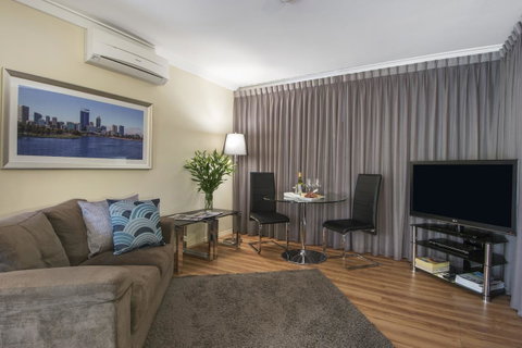 The Peninsula Riverside Serviced Apartments - Tourism Cairns 27