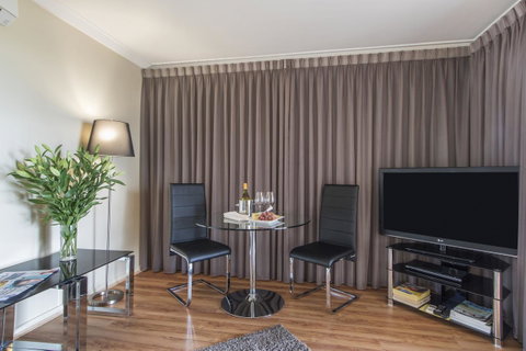 The Peninsula Riverside Serviced Apartments - Tourism Cairns 21