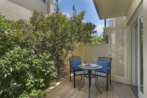 The Peninsula Riverside Serviced Apartments - Tourism Cairns 26