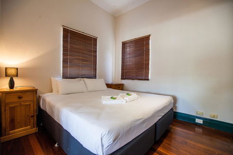 Captain Stirling Hotel - Tourism Cairns 28