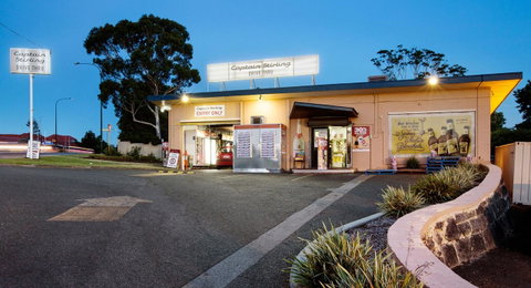 Captain Stirling Hotel - Tourism Cairns 24