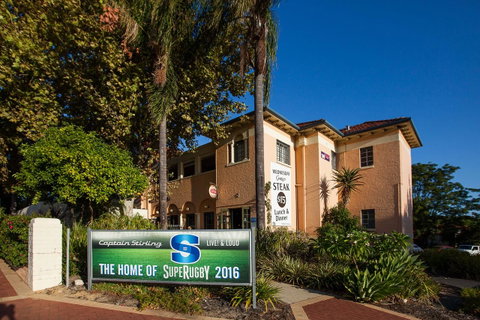 Captain Stirling Hotel - Tourism Cairns 4